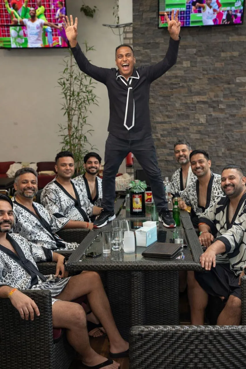 Group of friends enjoying Lima together on an Atlas private experience
